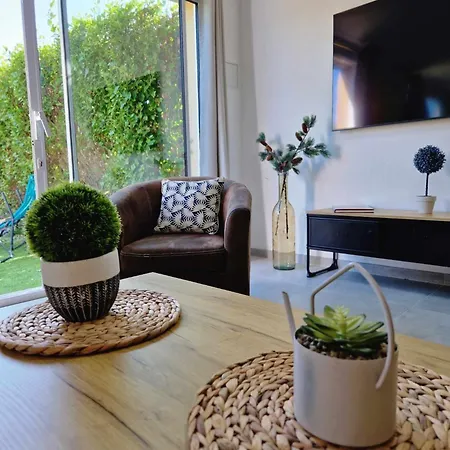 La Maison Entre Terre &