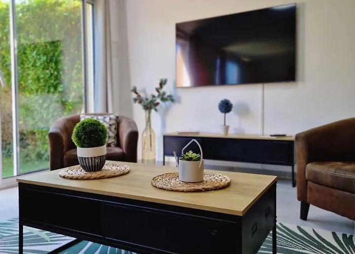 La Maison Entre Terre & *